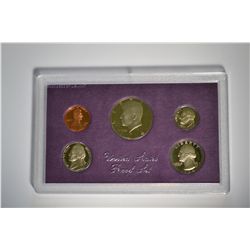 *1984 United States Mint Proof Set    Excellent Condition*