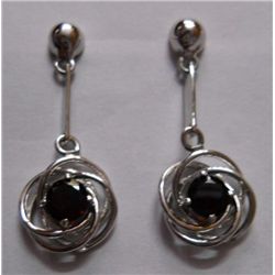 5.170g Earrings of Garnet in Silver