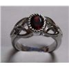 Image 1 : 5.390g Ring Of Garnet in Silver