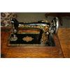 Image 2 : Singer Treadle Sewing Machine