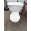 Image 1 : TOILET