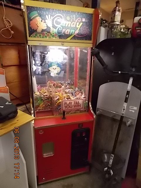 ARCADE - PLAY TILL YOU WIN CANDY CRANE MACHINE SMALL AND COMPACT AND A ...