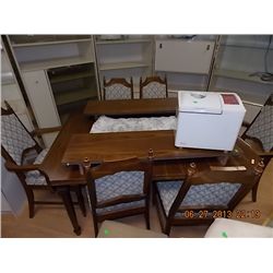 DINING TABLE WITH 2 LEAFS