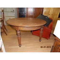 EARLY 1900'S ROUND OAK TABLE - SINGLE PEDESTAL