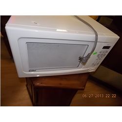 MICROWAVE - KENMORE