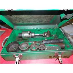 JOHN DEER TOOL IN GREEN CASE