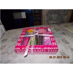 WIND CHIME AND NEW BATH SET