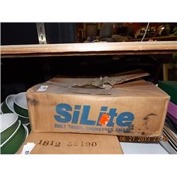 RESTRAUNT DISHES - STACK - CARLYWARE SILITE - OVAL 4010