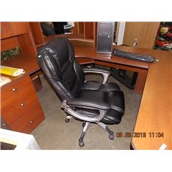 BLACK LEATHER STYLE EXECTUTIVE GAS LIFT OFFICE CHAIR
