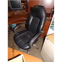 BLACK LEATHER STYLE EXECTUTIVE GAS LIFT OFFICE CHAIR