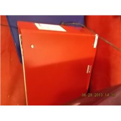 BINDER - SPORTS TRADING CARDS - HOCKEY - RED