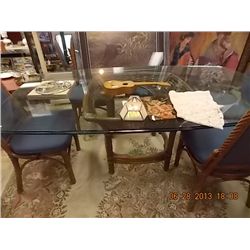 HEAVY GLASS TABLE - RATTAN BASE