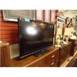 TOSHIBA LCD T.V. - AS-IS - ONLY ½ SCREEN