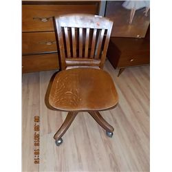 VINTAGE WOOD OFFICE CHAIR