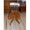 Image 1 : VINTAGE WOOD OFFICE CHAIR