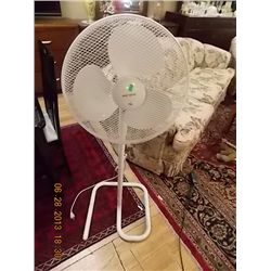 FLOOR FAN - WHITE