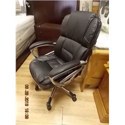 GAS LIFT EXECUTIVE OFFICE CHAIR - BLACK