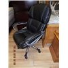 Image 2 : GAS LIFT EXECUTIVE OFFICE CHAIR - BLACK