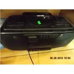 PANASONIC - CD/ DBLE CASSETTE/AM/FM GETTO BLASTER