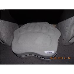CONCRETE - PAW - MED - CLAW