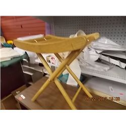 WOOD FOLDING STOOL