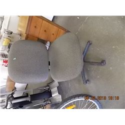 OFFICE CHAIR