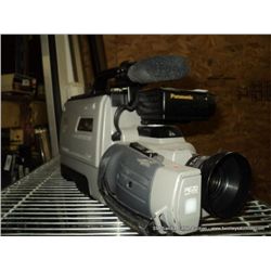 PANASONIC PIE 20 190 VHS VIDEO MOVIE CAMERA (print sequence:) 728844