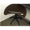 Image 1 : MOBILE TABLE