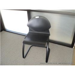 VECTA OPERA CHAIR