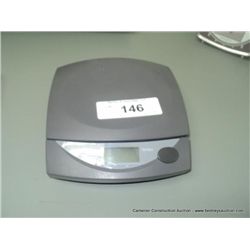 PITNEY- BOWERS 1183-9-300D POSTAL SCALE