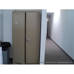 SOURCE 1 LOCKING METAL CABINET