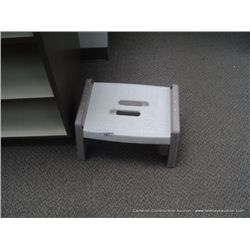 PLASTIC FOOT STOOL
