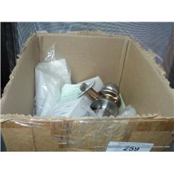 BOX: VACUUM CLEANER BAGS WITH DOOR KNOB