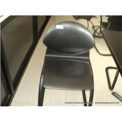 VECTA BLACK PLASTIC CHAIR