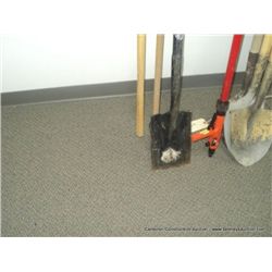 FLAT SHOVEL & 2 HANDLES