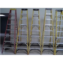 HUSKY 8' STEP LADDER