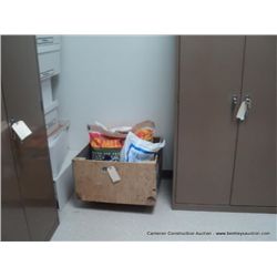 LOT: ROAD SALT WITH WOOD BOX