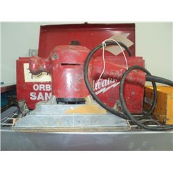 MILWAUKEE 4 X 8 ORBITAL SANDER