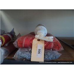LOT: CLEANING SUPPLIES