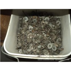 BUCKET: ROUND TOP NAILS