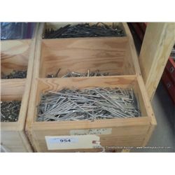 LOT: NAILS