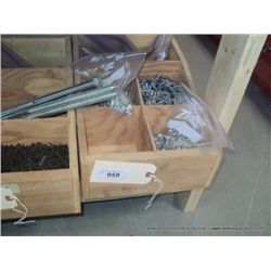 LOT: SCREWS & WASHERS