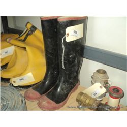 SIZE 9 RUBBER BOOTS