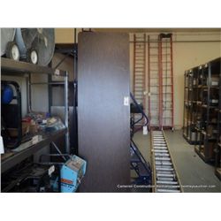 FOLDING WOODEN TABLE