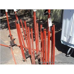 CONSTRUCTION FOLDING SIGN STAND