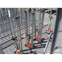 CONSTRUCTION FOLDING SIGN STAND