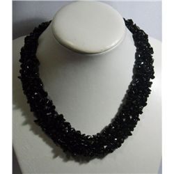 BLACK ONEX CHIPPED STONE 660.00CTW COLAR NECKLACE