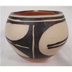 Santo Domingo Bowl -- Paulita Pacheco