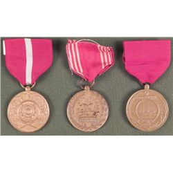 2 U.S. NAVY MEDALS & GOOD CONTACT MEDALS W/ RIBBONS