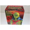 Image 2 : MARTIAN MANHUNTER, LIMITED EDITION HAND PAINTED STATUE NEW IN BOX. 931/1200